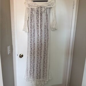 Chic White Lace Maxi Dress